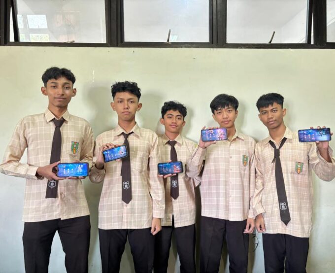 Tim E-Sport SMA Muhammadiyah Kota Kediri Tunjukkan Semangat Kompetitif di Ajang SMA Awards 2025