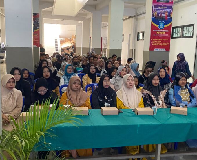 SMA Muhammadiyah Kota Kediri Gelar Seminar Parenting STIFIN dan Sosialisasi MPLS-FORTASI untuk Wali Murid Baru