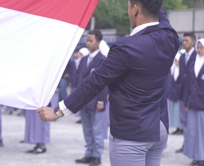 Kibarkan Merah Putih, Siswa SMA Muhammadiyah Kota Kediri Kobarkan Semangat Kemerdekaan