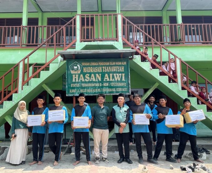 SMA Muhammadiyah Kota Kediri Gelar Outbound di MTs Hasan Alwi, Siswa Antusias Ikuti Perlombaan